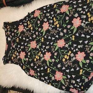 Old Navy luxe Black Floral Sleeveless Top, Pre-loved in Excellent Condition, Med